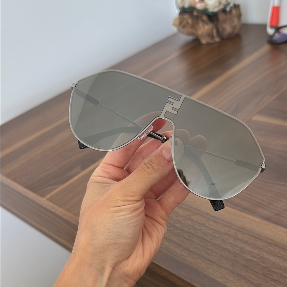 FF Fendi Match Round Gray Sunglasses